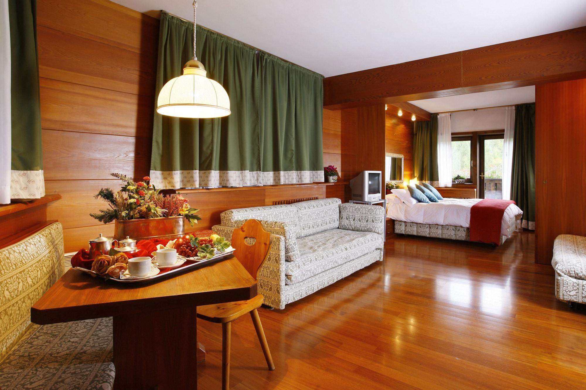 Hotel Mirage Cortina d'Ampezzo Exterior photo