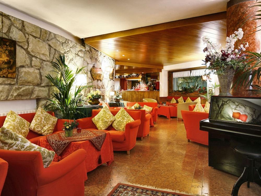 Hotel Mirage Cortina d'Ampezzo Exterior photo