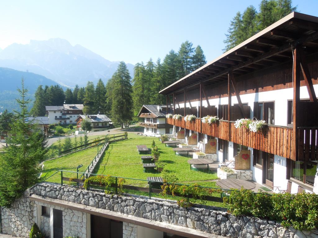 Hotel Mirage Cortina d'Ampezzo Exterior photo