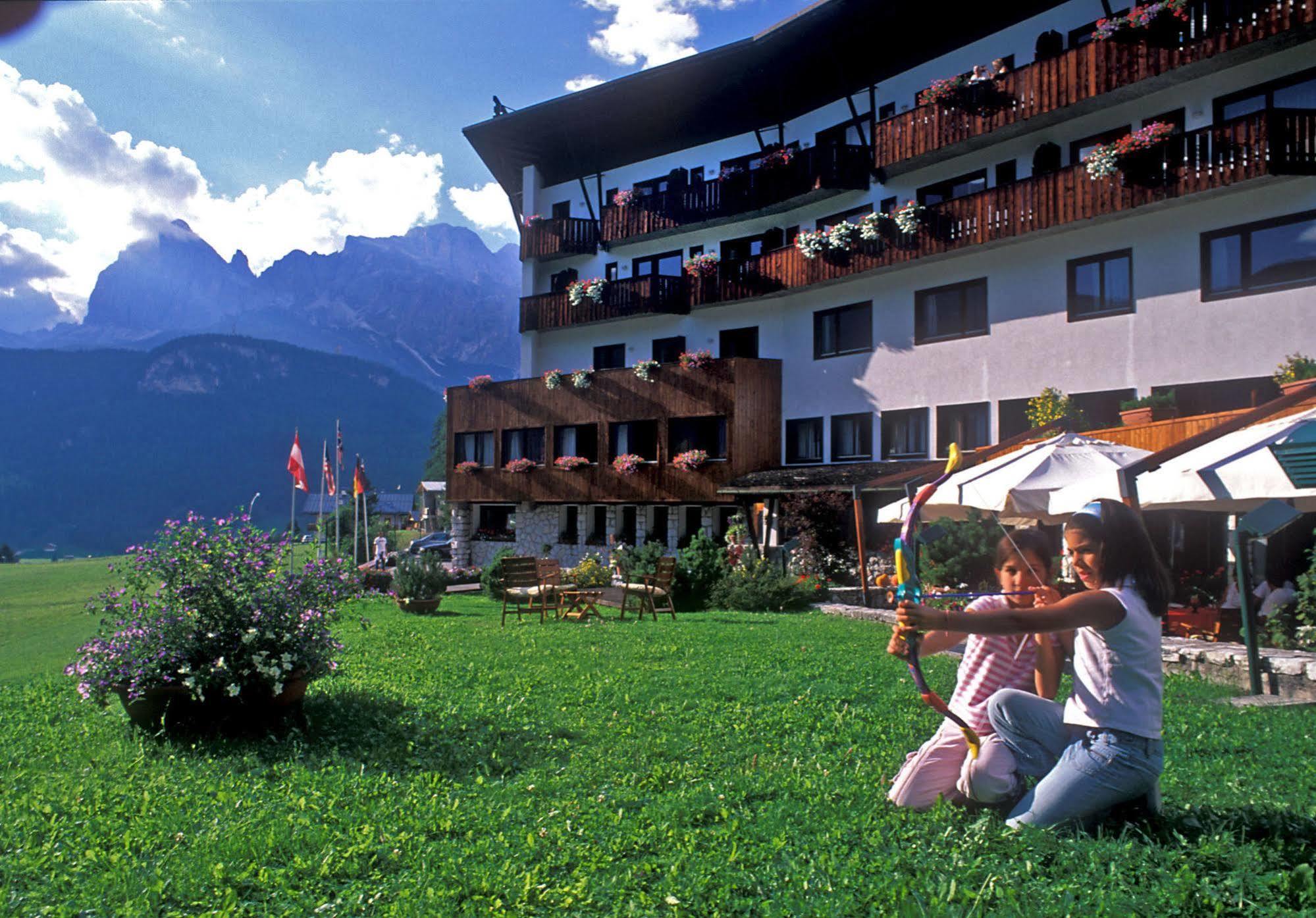 Hotel Mirage Cortina d'Ampezzo Exterior photo